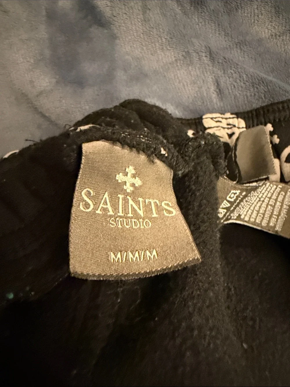 N/A comfortable black